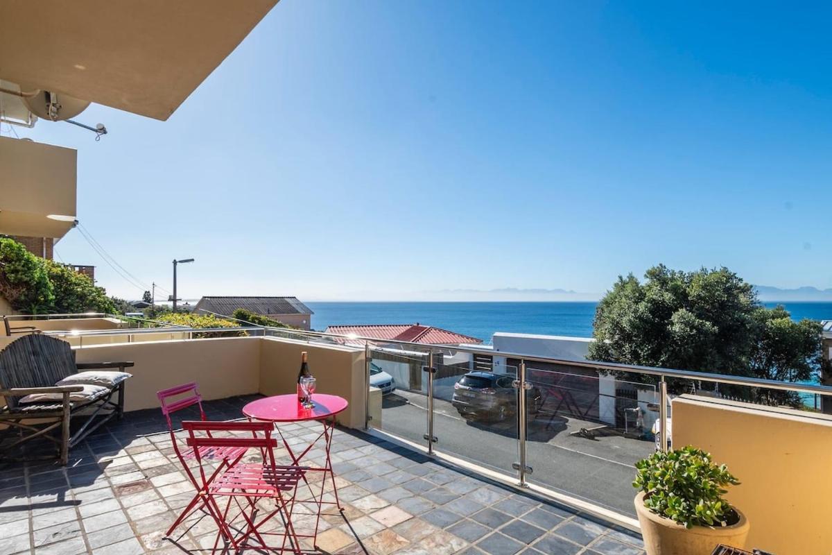 Glencairn Ocean View Apartment